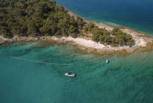 ロヴィニ：リムフィヨルドとロヴィニ諸島のスピードボートツアーをお楽しみください