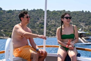 難破船 - ブルーラグーン 全込プラン + トロギール散策ツアー