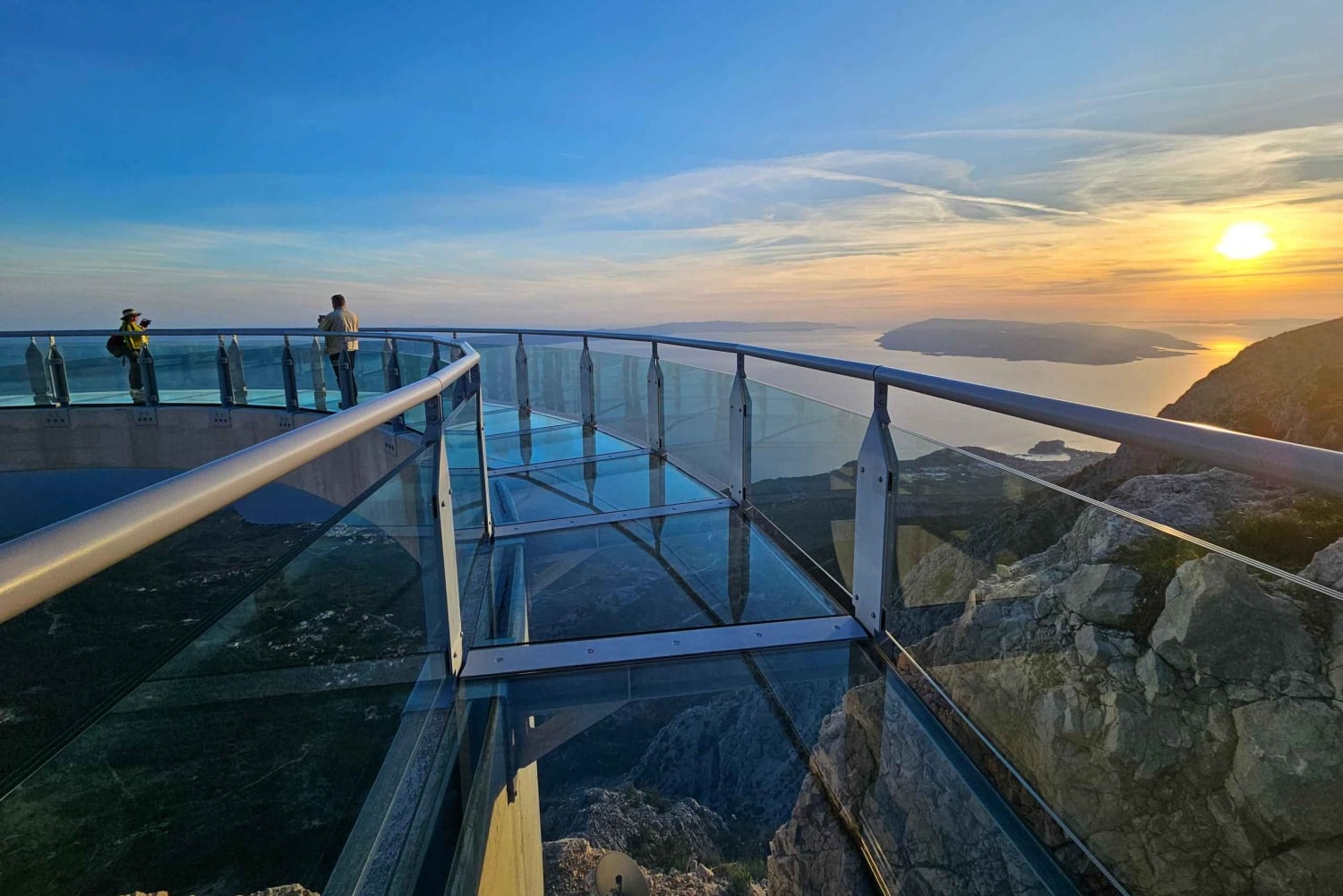 スカイウォーク（1228m）とセント ジョージ（1762m）エコツアー