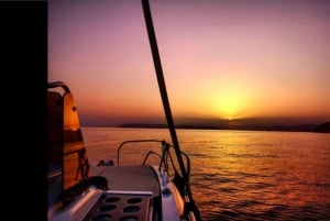 Makarska: Tour al tramonto in motoscafo verso la baia nascosta dell'isola di Brač
