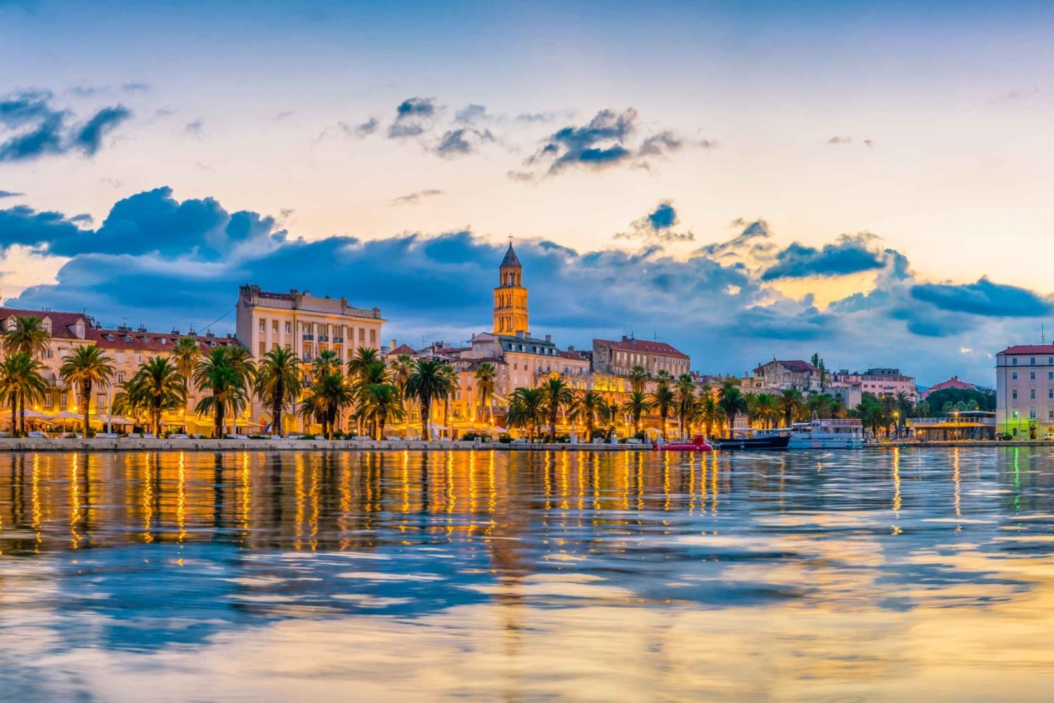 Spalato: Crociera in barca sulla Riviera di 1,5 ore con una bevanda gratuita