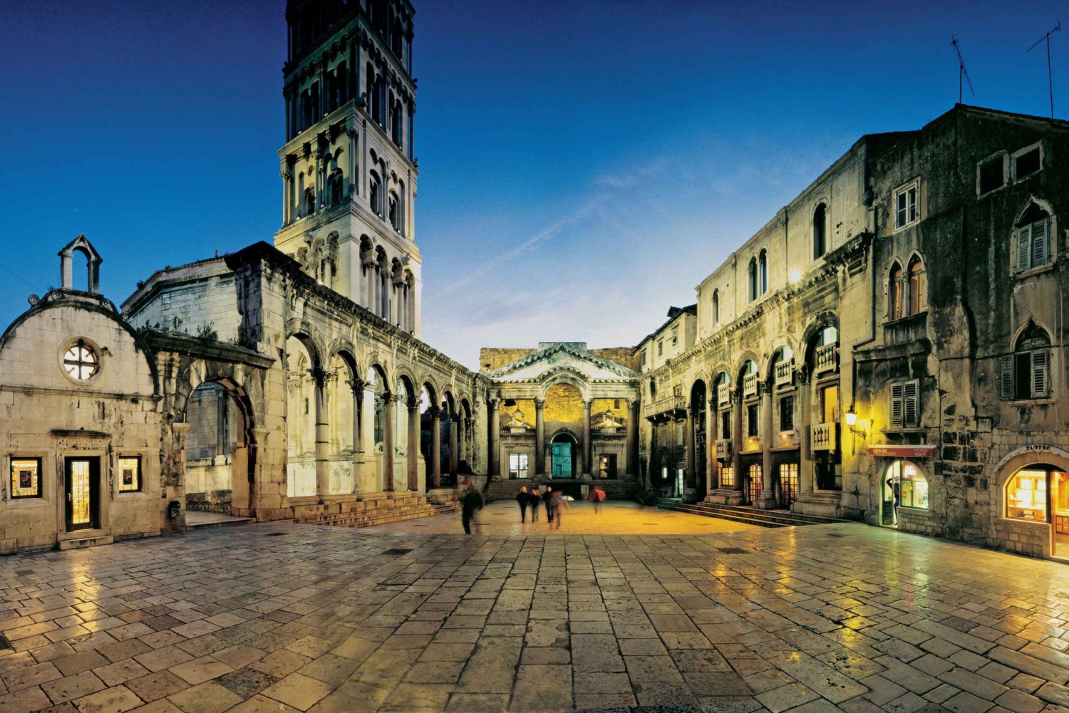 Split: 1.5-Hour Walking Tour and Diocletian's Palace