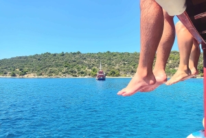 Split: rejs po 3 wyspach i Błękitnej Lagunie z lunchem i napojami