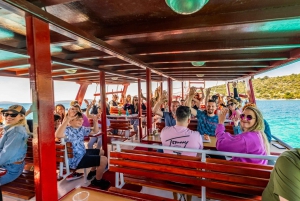 Split: 3 øer og Blue Lagoon Cruise med frokost og drinks