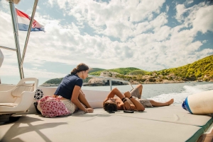 Split: tour de día completo por las 5 islas: Cueva Azul, Vis y Hvar