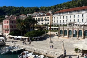 Split : Visite d'une jounée des 5 îles de la Grotte Bleue avec Hvar et Vis