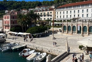 Split : Visite d'une jounée des 5 îles de la Grotte Bleue avec Hvar et Vis