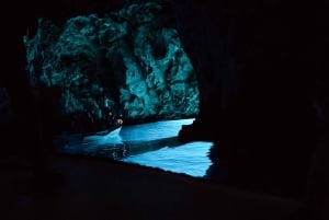 Dividir: Passeio à Blue Cave 5 Ilhas com ingresso para a Blue Cave