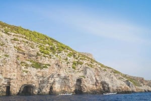 Spalato: Gita alle 5 isole della Grotta Azzurra con biglietto d'ingresso alla Grotta Azzurra
