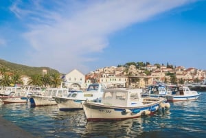 Split: Wycieczka na 5 wysp z biletem wstępu do jaskini Blue Cave