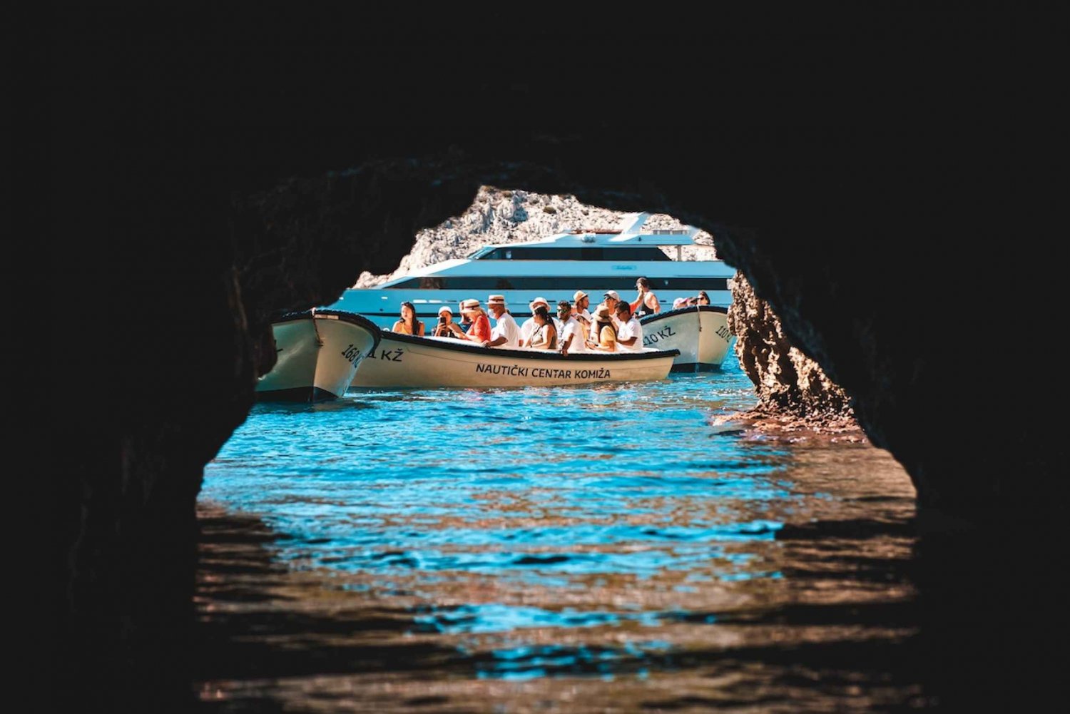 Split: Excursão à Gruta Azul e às 5 Ilhas