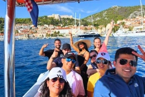 Split: Liten gruppetur med lunsj i Den blå lagune og 3 øyer