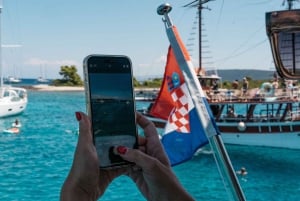 Split: Blue Lagoon and 3 Island Cruise with Food and Drinks