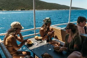 Split: Blue Lagoon and 3 Island Cruise with Food and Drinks