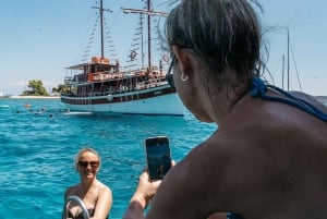 Split: Blue Lagoon and 3 Island Cruise with Food and Drinks