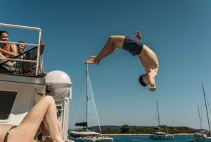 Split: Blue Lagoon and 3 Island Cruise with Food and Drinks