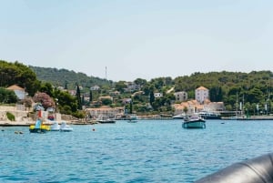 Split: Blaue Lagune und 3 Inseln Speedboat Tour mit Mittagessen