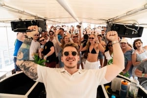 Split: festa no barco na Lagoa Azul, DJs, natação, shots e afterparty