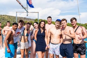 Split: impreza na łodzi w Błękitnej Lagunie, DJ-e, pływanie, shoty i afterparty