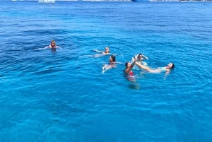 Spalato: Laguna Blu, Hvar e Tour in barca delle 5 isole con pranzo