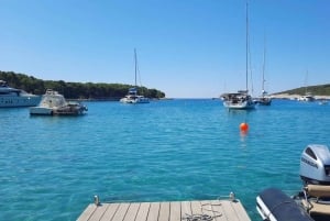 Split: Laguna Azul, Hvar y tour en barco por 6 islas en grupo reducido
