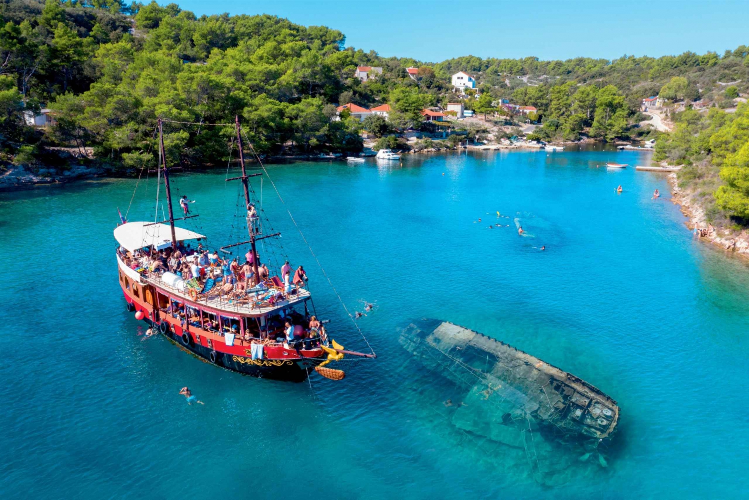 Split: Blue Lagoon Piratenbootcruise met lunch en drankjes