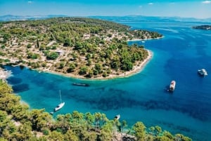 Split: Błękitna Laguna, wrak statku i Šolta z jedzeniem i napojami