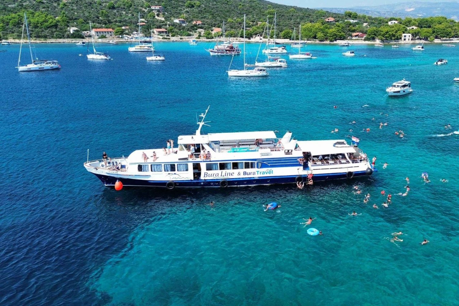 Split: cruise Blue Lagoon, scheepswrak en Trogir met lunch