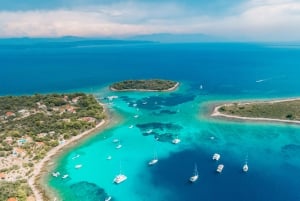 Split: Blå lagune, skibsvrag og Trogir-krydstogt med frokost