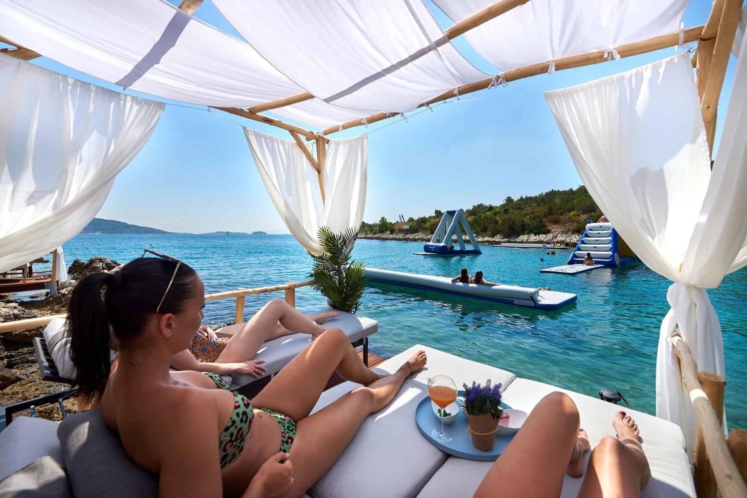 スプリット：ブルーラグーン水中博物館ツアー（ランチとドリンク付き）