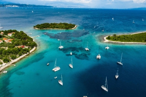 Split: Blue Lagoon and Nečujam Shipwreck Snorkeling Cruise
