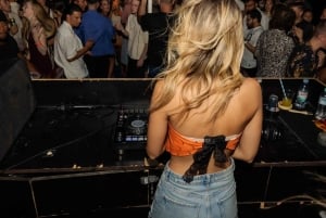 Separa: Passeio de barco com acesso à discoteca, shots e festa no barco