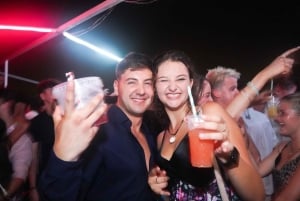 Separa: Passeio de barco com acesso à discoteca, shots e festa no barco