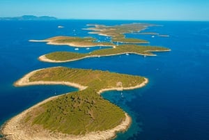 Split: Heldagstur til Bol, Hvar, Pakleni Island og Solta