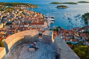 Split: excursão de dia inteiro a Bol, Hvar, Ilha Pakleni e Solta