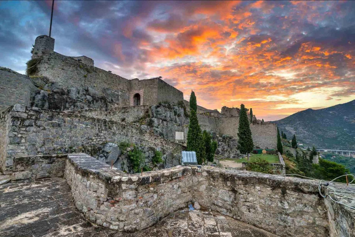 Split: Sightseeing i byen, kveldstur i solnedgang i Klis