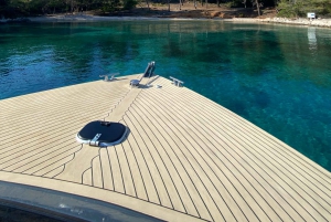 Split: Day Trip to Hvar & Brač Islands with Zlatni Rat Beach