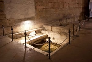 Jakautukaa: Diocletianuksen palatsin kellareihin.
