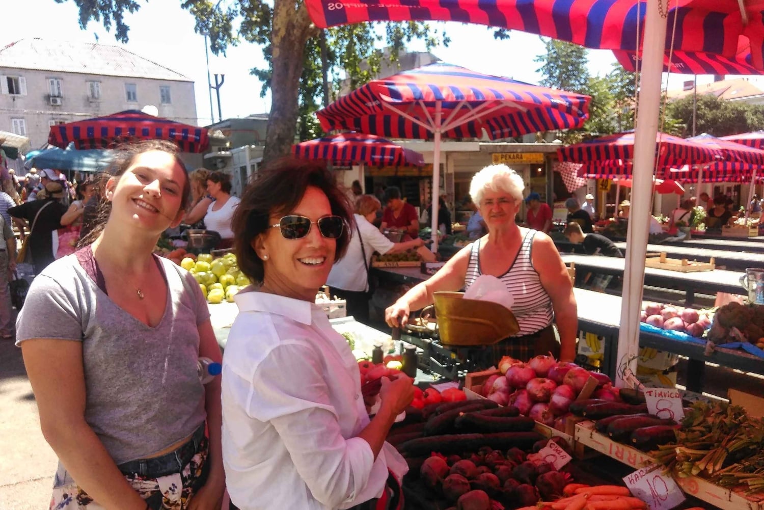 Split: Matprovning och vandringstur