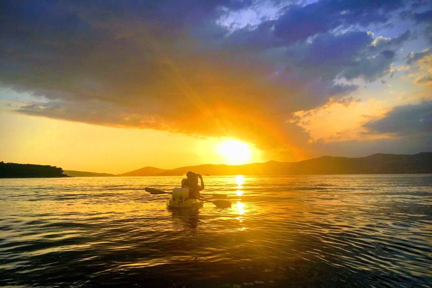 Split : excursion guidée en kayak de mer et plongée avec tuba au coucher du soleil avec vin