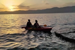 Split : excursion guidée en kayak de mer et plongée avec tuba au coucher du soleil avec vin