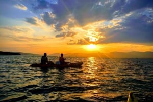 Jakautukaa: Split: Opastettu auringonlaskun melontaretki