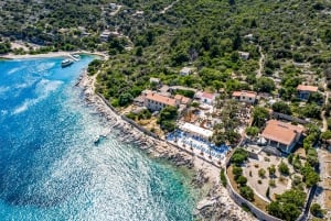 Split: Półdniowa wycieczka łodzią do Błękitnej Laguny, wraku statku i Trogiru