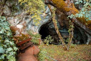 Split: Halbtagestour zur Festung Klis und zur Vranjača-Höhle