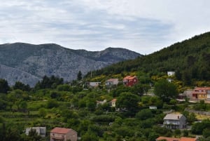 Split: Hop-on hop-off -bussilla Klisin, Salonan ja Dalmatian näkymät.