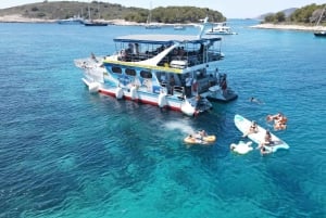 Split: Hvar, Brač, and Pakleni Cruise with Lunch and Drinks