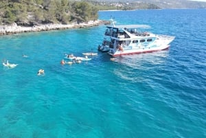 Split: Crucero por Hvar, Brač y Pakleni con almuerzo y bebidas