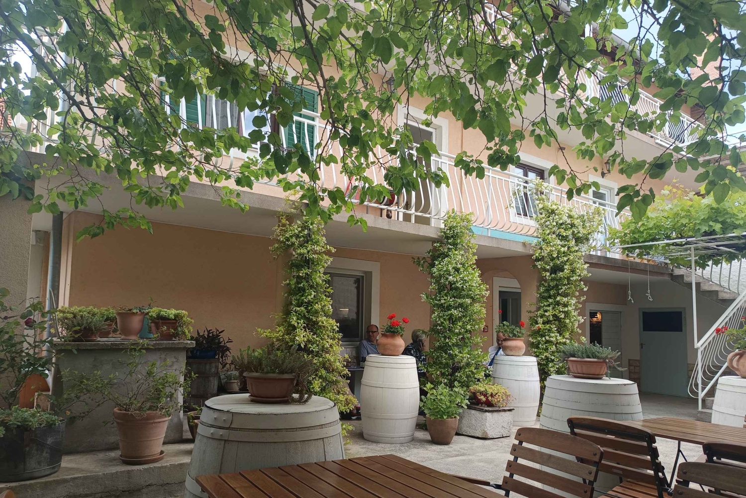 Сплит/Каштела/Трогир: частная экскурсия в Крку с дегустацией вина