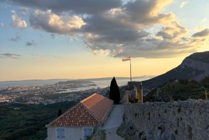 Split: Klis Sunset Sightseeing Bus Tour