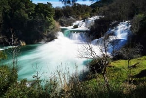 Split: Jednodniowa wycieczka do Parku Narodowego Krka z przejażdżką łodzią i pływaniem
